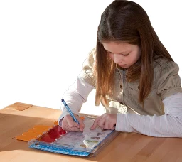 Abbildung Mädchen mit Max Lerngerät